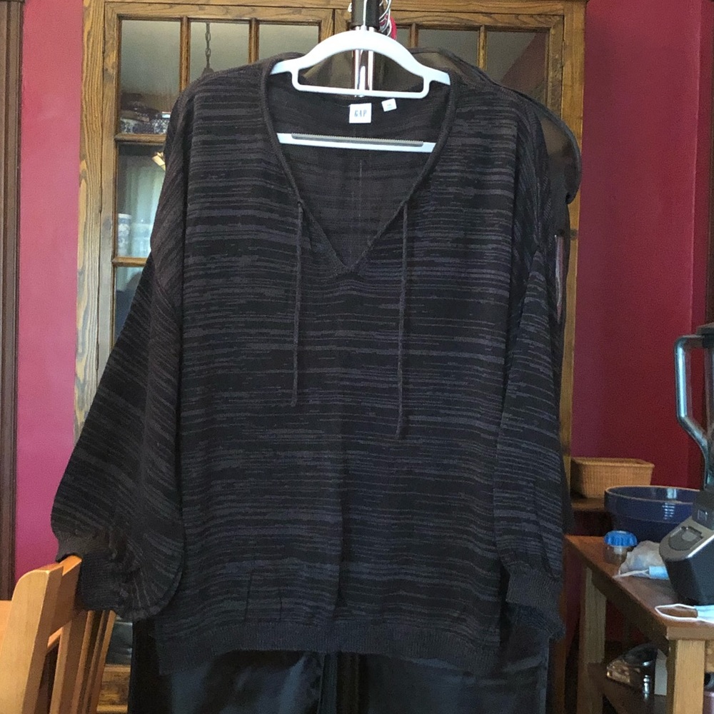 Gap black sweater split neck XXL